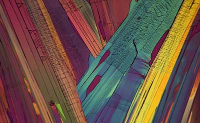 50 kb JPG microphoto of a benzoic acid crystal by Doug Craft