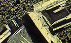 25-30 kb thumbnail JPG image of microphotograph by Doug Craft - links to larger image in right frame